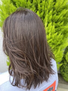 サニー美容室 ポイントカラー グレイカラー オリーブグレー 小顔 白髪ぼかし