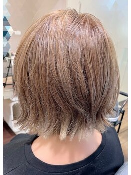 フラップ(Flap)の写真/【平安通】大人女性も素敵にイメージチェンジ。小顔に見せる効果のあるショートボブなら《Flap》へ♪