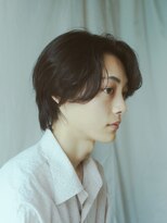 キュー(Cue_)&nbsp;【MAYU】メンズニュアンスパーマセンターパートかきあげヘア