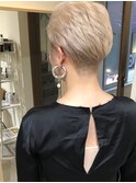 襟足スッキリ　クールベリーショート