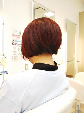 美容室 アネックス(ANNEX) イヤリングカラー。　耳にかけると印象が変わるよ。