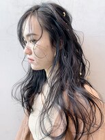 アイティー バイ アルバム 中野店(IT by ALBUM)&nbsp;ロングヘアウェーブ_イヤリングカラーくびれミディ_28377