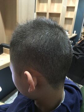 仙台d キッズ子供カット おしゃれボウズ 始業式前カットstyle L ヘアサロンアンドヘアメイクディー Hair Salon Hair Make D のヘアカタログ ホットペッパービューティー