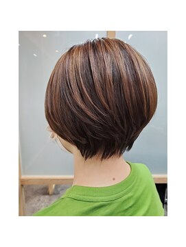 フレーム なんば店(FRAME) ＊前下がりショートスタイル＊【FRAMEなんば】