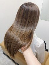 【JR六甲道駅スグ】《酸性ストレート》乾燥やダメージによる広がりやうねりも、指通りの良いサラツヤ髪へ◎