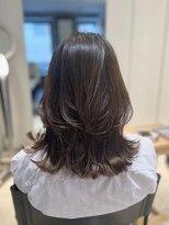 ニーイチイチ(211)&nbsp;ミニウルフ/こなれミディ/チェリーブラウン/ウェーブヘア