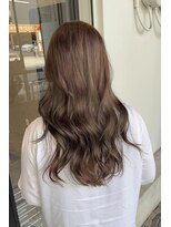 ルーツ(Roots)&nbsp;☆抜群の透明感☆アッシュベージュ×波巻きスタイル☆髪質改善