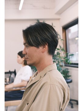 フェイヴィーズ(FavyS) センターパート メンズヘア  ハイライトカラー 大阪美容室