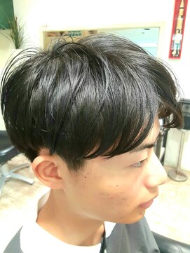 フュゼ(fusee) センターパートのツーブロック