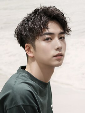 アース 天満橋店(HAIR & MAKE EARTH) 冬◎ツイスパパーマ×センターパートで大人感