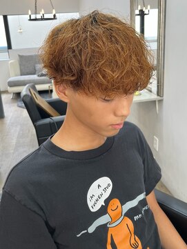 アメリ(AMELIE) 【児玉楽人】欧米スタイル！ブラウン×シャドウパーマ