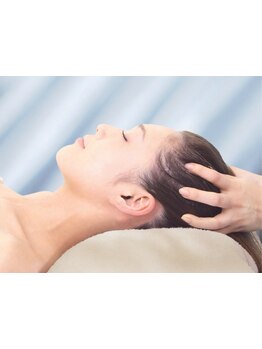 心まで癒される頭皮マッサージ★美しい髪を育み、気持ちがやすらぎ、穏やかさを感じる至極の時間をどうぞ。