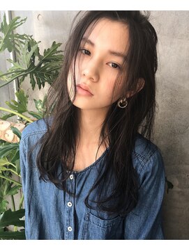 ルーム(Loom.) ニュアンスストレートロング【Loom./明治神宮前/原宿/表参道】