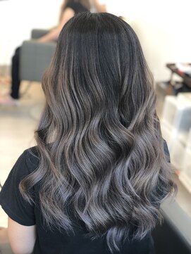 ナンバースリー 溝の口店(Number Three) 外国人風ラベンダーアッシュのバレイヤージュカラー