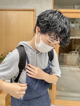 ミー(mii) 【mii 】黒髪ショートパーマ