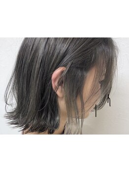 【ぼかす白髪染め】脱白髪染めハイライトでグレイカラーをおしゃれに♪白髪の染まりの良さとツヤ感が抜群！