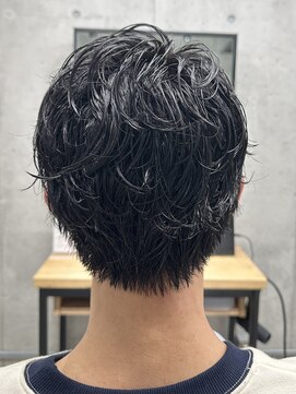 フイ 代々木(Hui) メンズ/アップバング/ツーブロックマッシュ/束感ショート波巻き