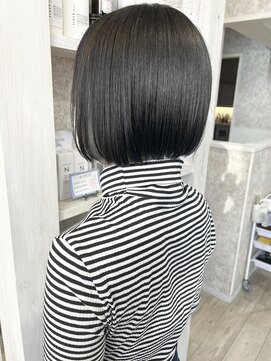 キャアリー(Caary) 福山Caary刈り上げボブインナーカラーダークグレージュ10代20代