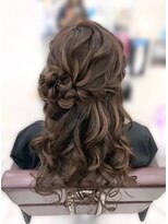 ベルグロー 北新地上通り店(BELLEGROW)&nbsp;ふわふわサイドハーフアップ