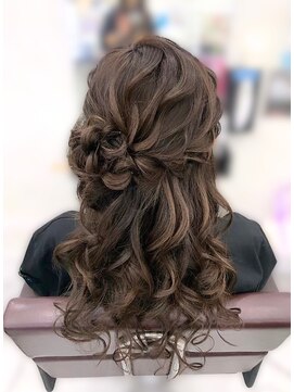 ベルグロー 北新地上通り店(BELLEGROW) ふわふわサイドハーフアップ