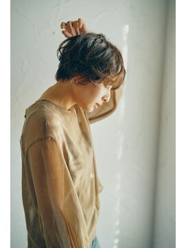 プラスイズム(PLUSISM) 透明感ショートボブ