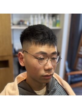 ディスイズザバーバー(This is The BarBer) スキンフェード