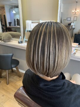 ヘアーメイクロージー 八軒店 (HAIR MAKE ROSY) 大人ショート細めハイライト白髪ぼかしくすみカラー40代50代