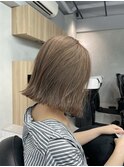 アッシュベージュ_切りっぱなしボブ