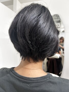 アンキャトル(un quatre) ヘナでふんわり大人ショート