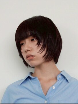 カルム(kalm) 20代30代ミニボブ前髪あり前髪なし顔周りレイヤーカットオリーブ