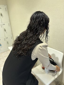 オッジバイケンジ(oggi by KENJE) ロングスパイラルパーマ