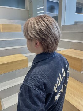 カケル(×.) ミルクティーベージュ×センターパート