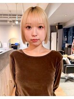 シーン バイ ラッド(SCENE by RAD)&nbsp;レイヤー入り大人可愛いショートボブスタイル小顔盛り艶感