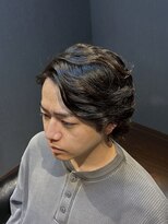 ビーダンディー(Bee dandy) ビジネスツーブロック ミディアムウルフ かき上げ毛流れパーマ