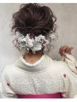 定番のシニヨンスタイル♪