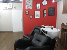 ヘアースタジオ ハーフバック 高尾店(HAIR STUDIO HALF BACKS×１/2)の雰囲気（フルフラットと座るタイプの２種類のシャンプー台♪♪）