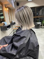 サニー 渋谷(SUNNY)&nbsp;バレイヤージュ、ハイライト、レイヤーロング、グレーベージュ