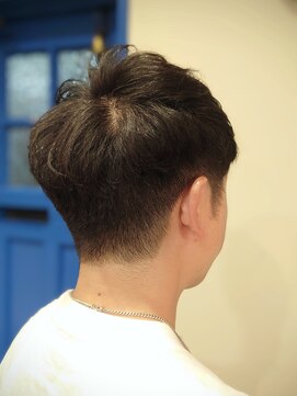 ザザ(ZAZA) 清潔感ある刈り上げショート