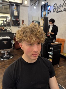 ブロートーキョーバーバーショップ 神田店(Bro Tokyo BARBERSHOP) イケメン髪型なんでも似合うよねスタイル