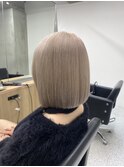 イメチェン/ホワイトブロンド/外ハネボブ/美髪/渋谷