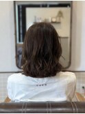 抜け感ブラウンベージュ×ふんわりボブ