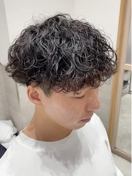 癖が馴染む波巻きスパイラル【メンズ/パーマ/眉毛/沖縄市/美里】