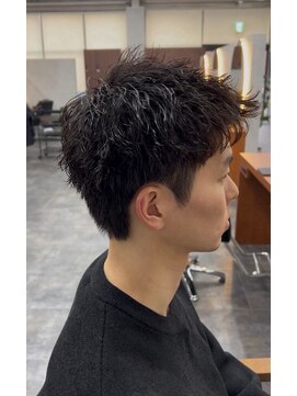 オゼル(OZEL) 王道のショートに艶のあるパーマを掛け合わせて上品に。