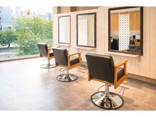 パッション フォー ヘアー 並木店(Passion for hair)の雰囲気（自然光がたっぷり差し込む落ち着いた雰囲気の空間です！）