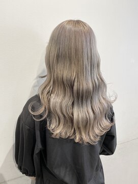 アライブ ハラジュク(ALIVE harajuku) ホワイトベージュカラー