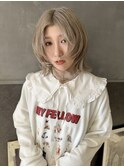 くびれボブ×ハイトーンベージュ