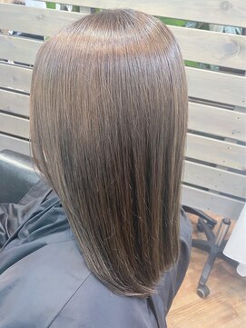 アール(R) シナモングレージュ