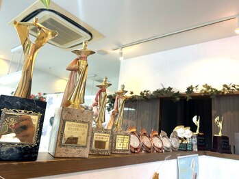 ラディアント かつらぎ店(Radiant)の写真/一人ひとりの髪質や骨格、個性をしっかり見極め、経験豊富なスタイリストが”似合わせstyle”をご提案♪