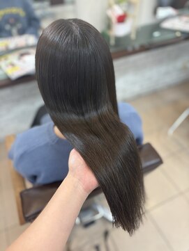 ヘア ルミナス バイ フォルテ(HAIR LUMINAS by FORTE) ニュアンスカラーグレーベージュレイヤーカットオリーブベージュ