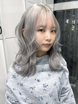 ソル バロール 表参道(SOL .valor) シルバー×グレー×ハッシュカット×レイヤーカット